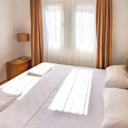 Plaja Yakin Havuzu Korunakli * Fethiye