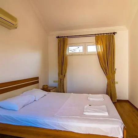 Villa Plaja Yakin Havuzu Korunakli Fethiye
