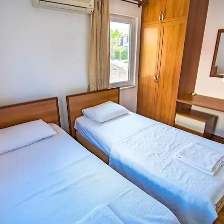 Villa Plaja Yakin Havuzu Korunakli Fethiye
